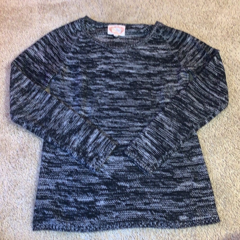 Women’s Black and White Ambiance Sweater Size Medium